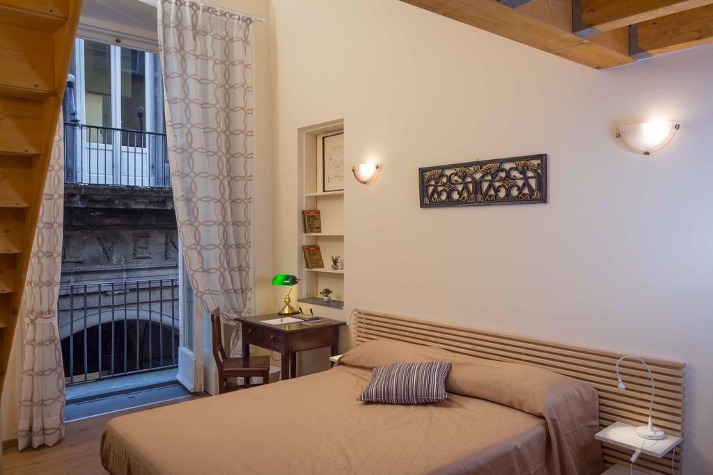 La Cattedrale Bed & Breakfast Neapel Rum bild
