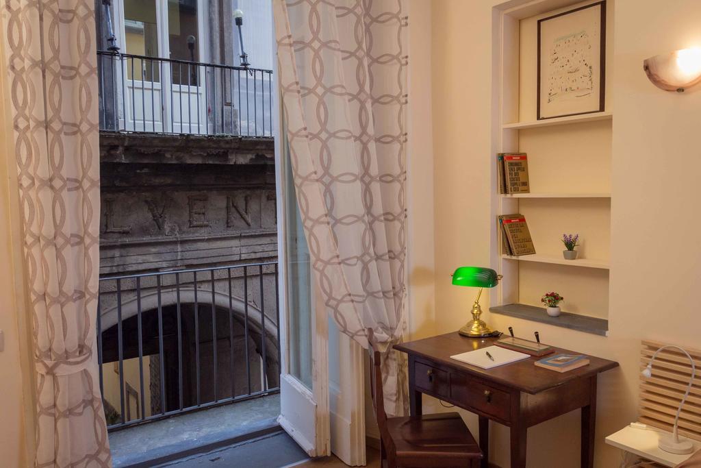 La Cattedrale Bed & Breakfast Neapel Rum bild